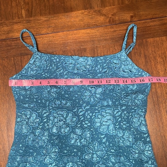 Live to be spoiled. Floral textured bodycon mini dress - Picture 8 of 9